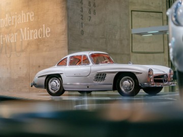  Mercedes 300 SL Coup&eacute; - Legendarny  Gullwing